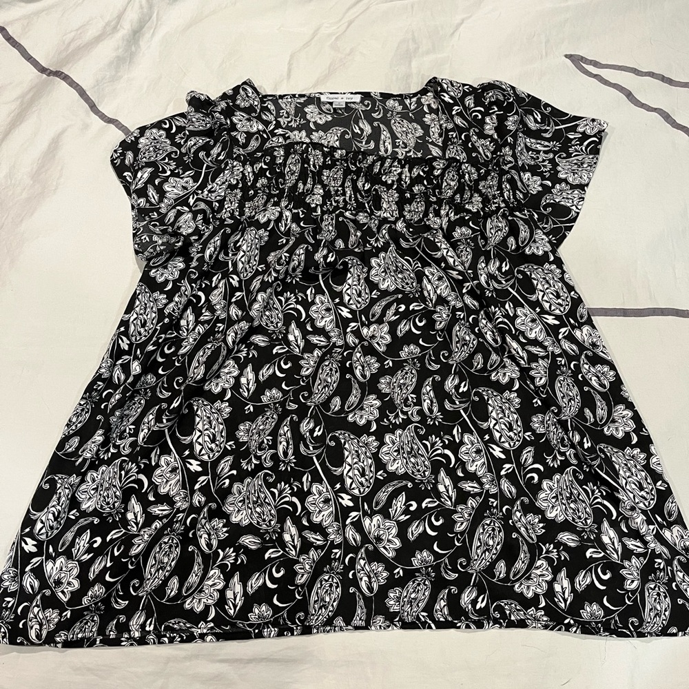 Floral & Ivy Black/White Top
